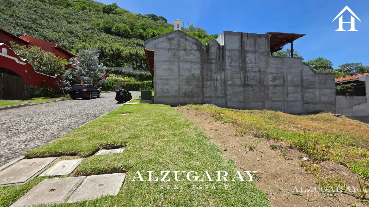 TERRENO PLANO, BELLA VISTA - 257 VR2 / A 10 MIN. DE ANTIGUA — Terreno en Venta en Jocotenango, Sacatepéquez — foto 2 de 4