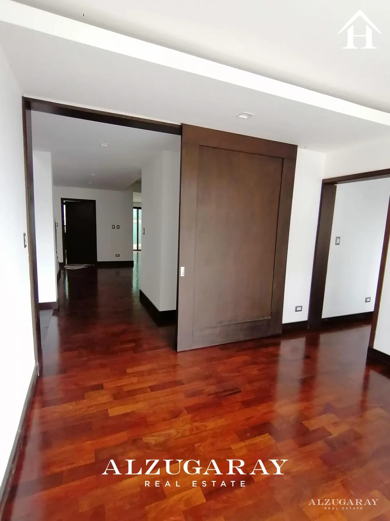 Casa en Renta Zona 10 | 3 Hab| Colonia Oakland — Casa en Alquiler en Zona 10, Guatemala, Ciudad — foto 6 de 10