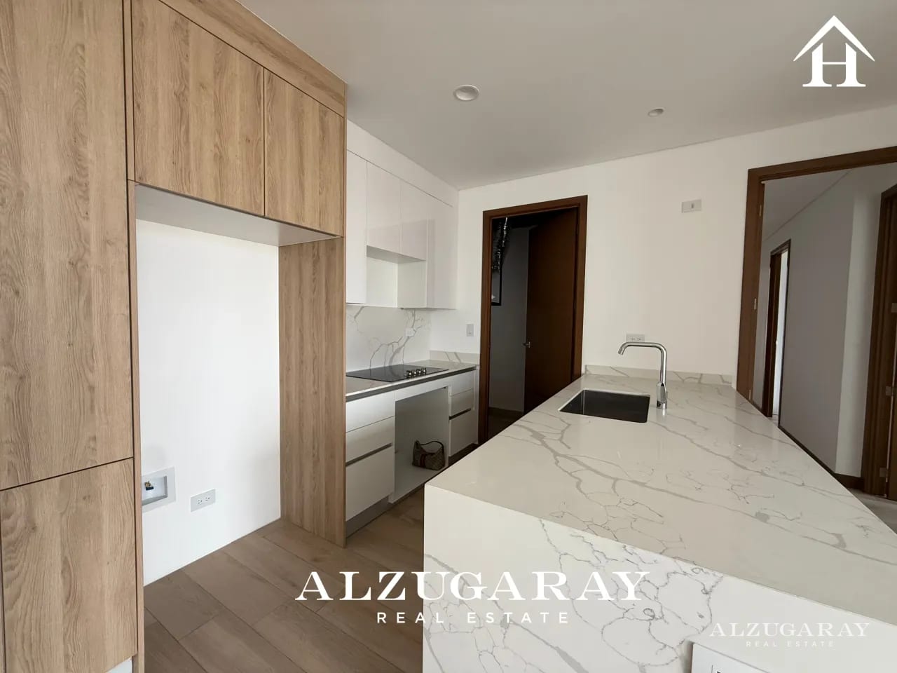 Apartamento en Renta | 3 Hab. | Ferre Diez Z.10 — Apartamento en Alquiler en Ferré Diez, Zona 10, Guatemala, Ciudad — foto 3 de 11