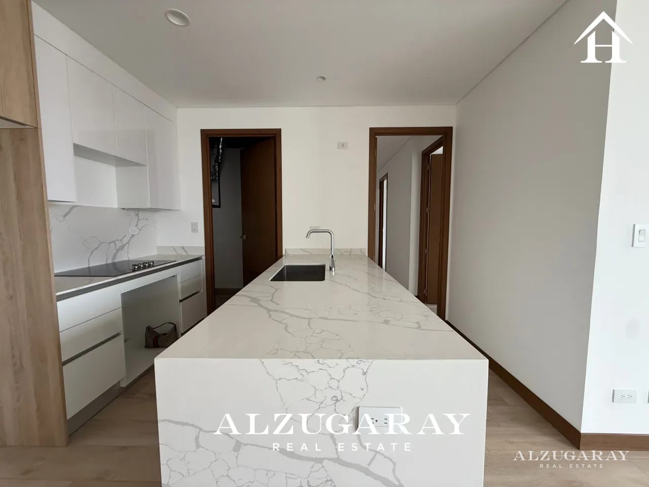 Apartamento en Renta | 3 Hab. | Ferre Diez Z.10 — Apartamento en Alquiler en Ferré Diez, Zona 10, Guatemala, Ciudad — foto 4 de 11