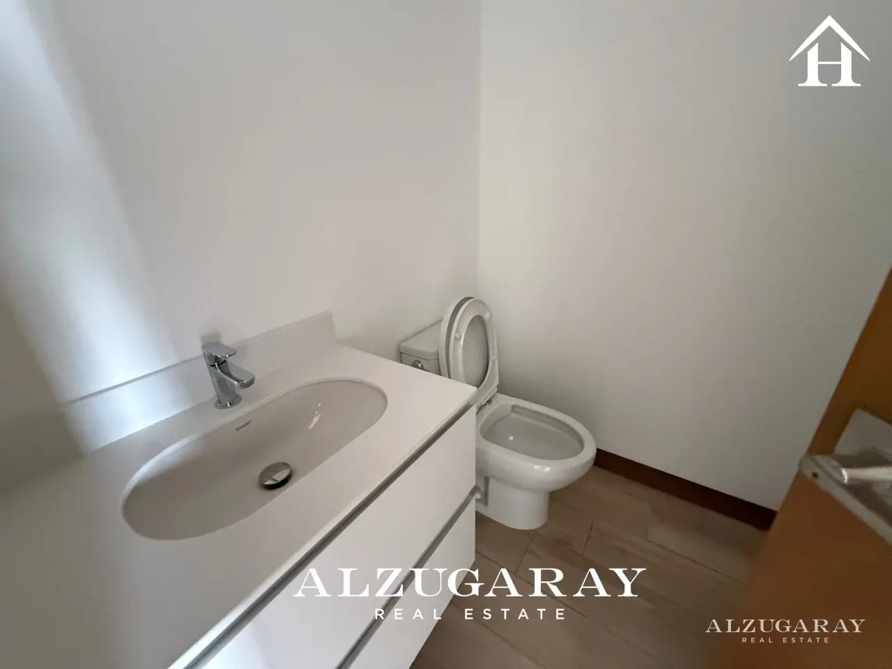 Apartamento en Renta | 3 Hab. | Ferre Diez Z.10 — Apartamento en Alquiler en Ferré Diez, Zona 10, Guatemala, Ciudad — foto 10 de 11