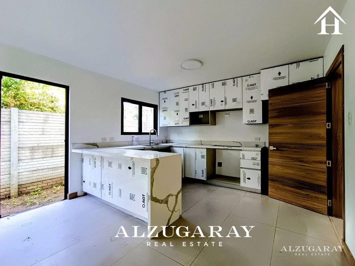 Casa Moderna en Venta |4 Hab. | Condomino KM. 19 CAES — Casa en Venta en Carretera a El Salvador, Guatemala, Ciudad — foto 5 de 14
