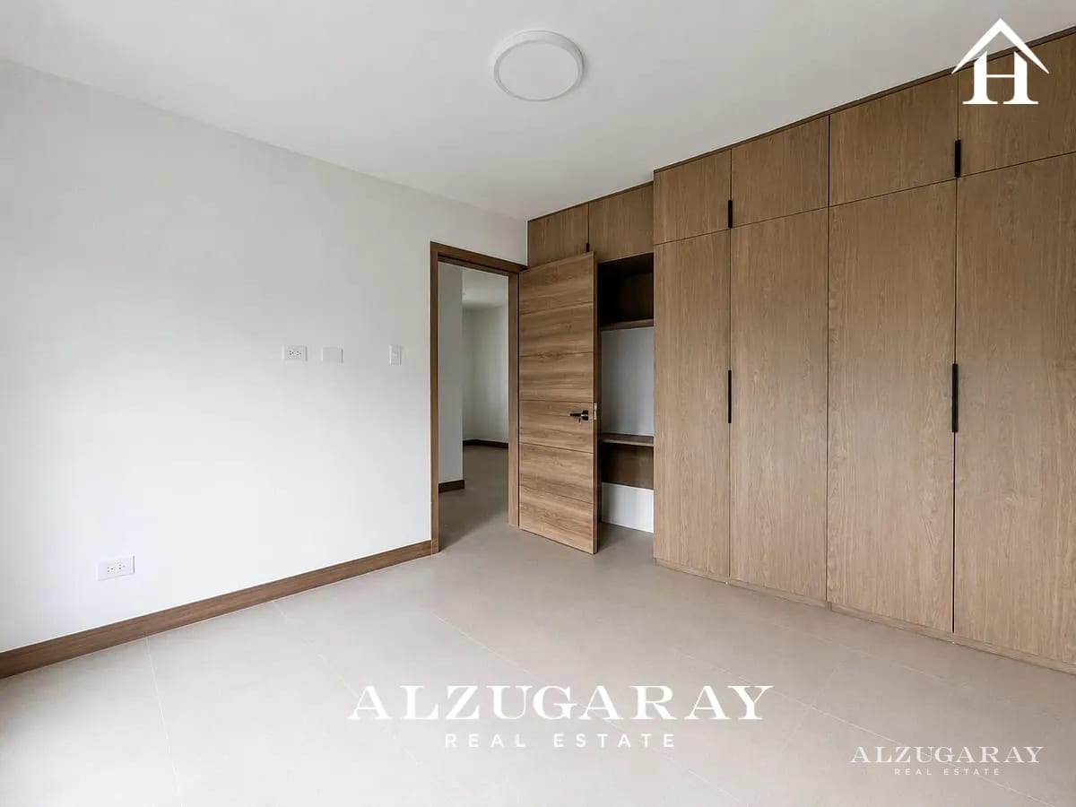 Casa Moderna en Venta |4 Hab. | Condomino KM. 19 CAES — Casa en Venta en Carretera a El Salvador, Guatemala, Ciudad — foto 8 de 14