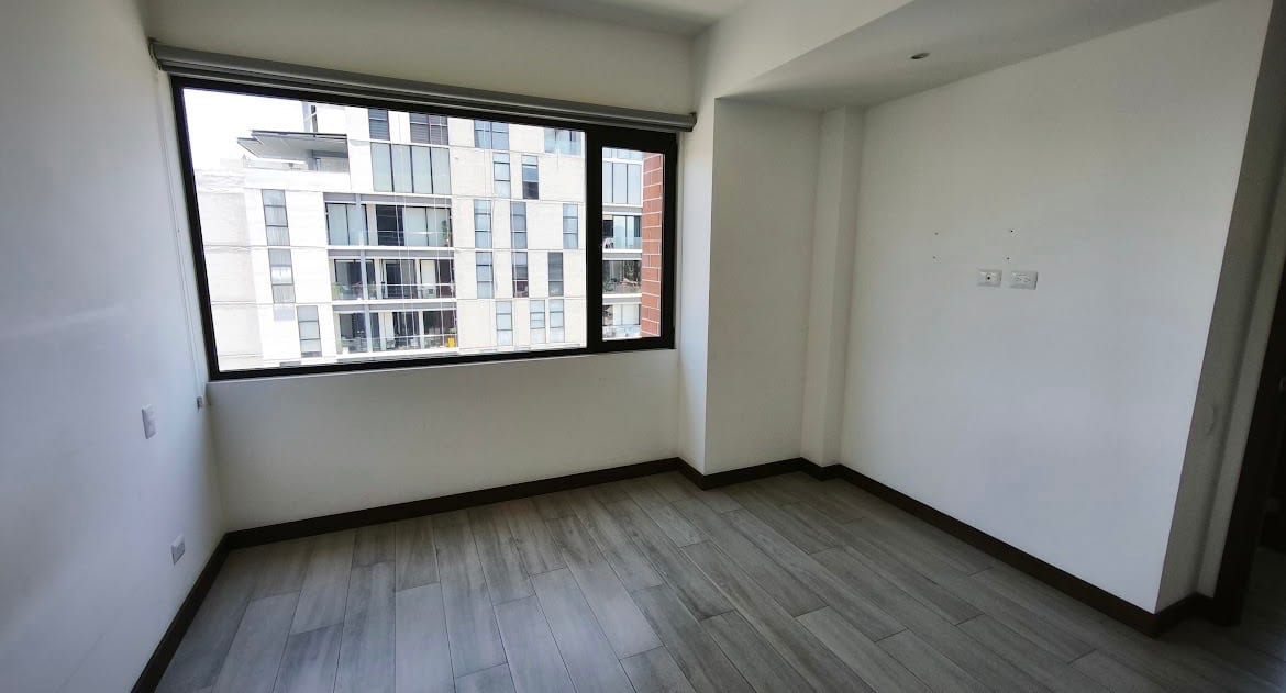 APARTAMENTO RENTA ZONA 14, EDIFIC IO NOVUS, 86 MTS2 , 2 DORMITORIOS, 2 PARQUEOS , BODEGA $1,300 + iva)(NO SE ACEPTA MASCOTA) AMENIDADES BUSINESS CENTER, ÁREA SOCIAL, PISCINA, GIMNASIO — Apartamento en Alquiler en Zona 14, Guatemala, Ciudad — foto 6 de 17