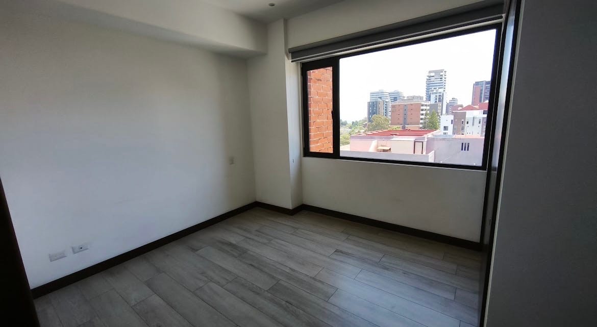 APARTAMENTO RENTA ZONA 14, EDIFIC IO NOVUS, 86 MTS2 , 2 DORMITORIOS, 2 PARQUEOS , BODEGA $1,300 + iva)(NO SE ACEPTA MASCOTA) AMENIDADES BUSINESS CENTER, ÁREA SOCIAL, PISCINA, GIMNASIO — Apartamento en Alquiler en Zona 14, Guatemala, Ciudad — foto 7 de 17