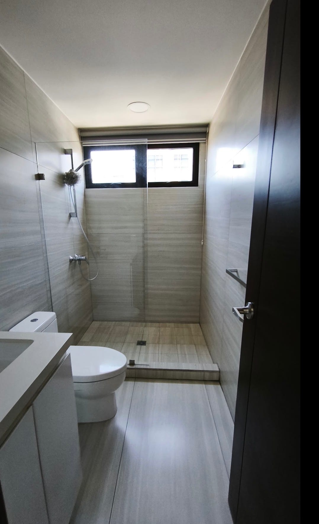 APARTAMENTO RENTA ZONA 14, EDIFIC IO NOVUS, 86 MTS2 , 2 DORMITORIOS, 2 PARQUEOS , BODEGA $1,300 + iva)(NO SE ACEPTA MASCOTA) AMENIDADES BUSINESS CENTER, ÁREA SOCIAL, PISCINA, GIMNASIO — Apartamento en Alquiler en Zona 14, Guatemala, Ciudad — foto 9 de 17
