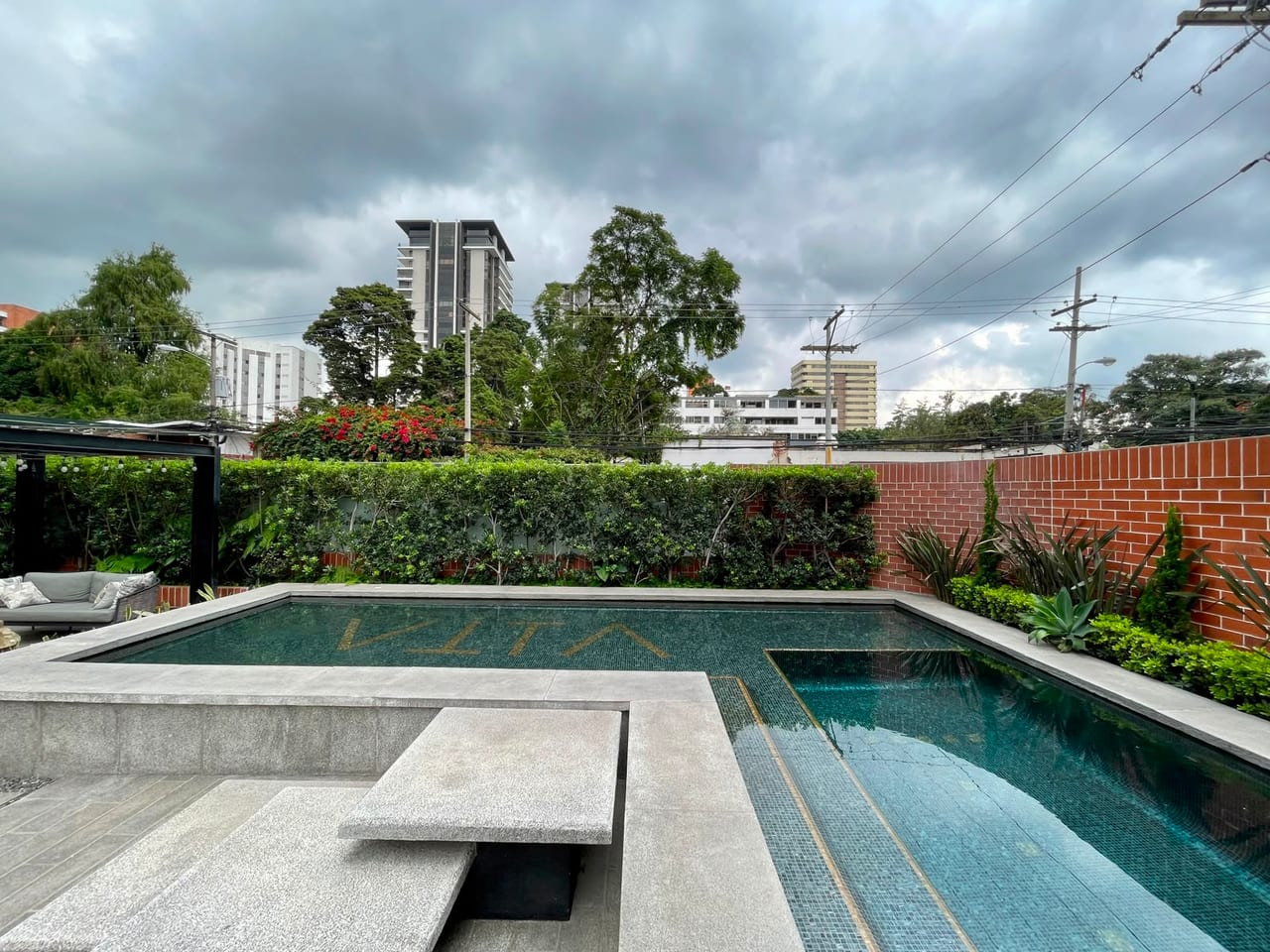 APARTAMENTO RENTA ZONA 14, EDIFIC IO NOVUS, 86 MTS2 , 2 DORMITORIOS, 2 PARQUEOS , BODEGA $1,300 + iva)(NO SE ACEPTA MASCOTA) AMENIDADES BUSINESS CENTER, ÁREA SOCIAL, PISCINA, GIMNASIO — Apartamento en Alquiler en Zona 14, Guatemala, Ciudad — foto 3 de 17