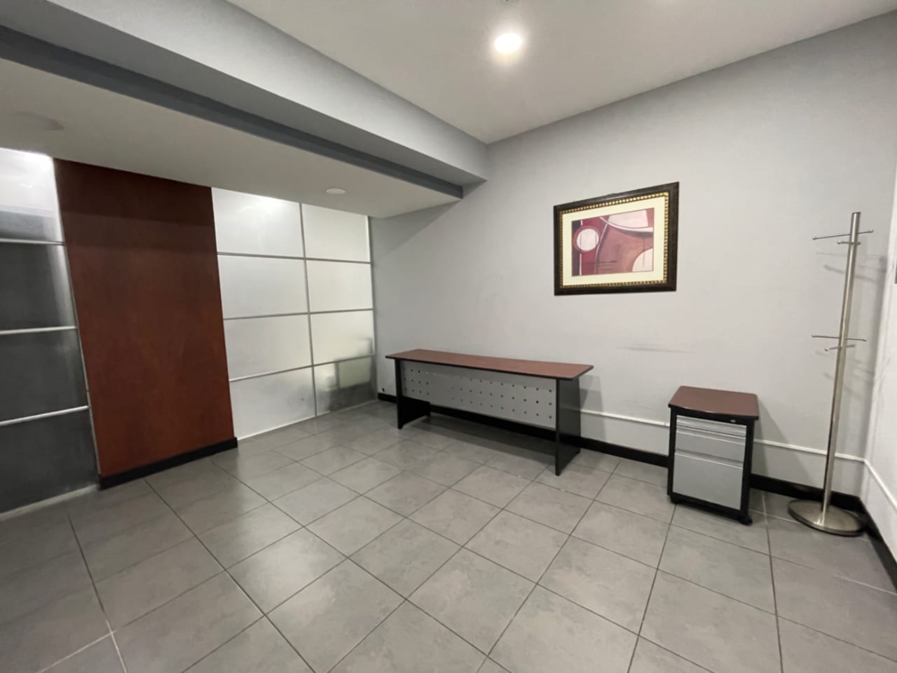 OFICINA VENTA EUROPLAZA ZONA 14 , 165 MTS2, 5 ESPACIOS TABICADOS, 2 BAÑOS , 2 PARQUEOS $275,000 — Oficina en Venta en Zona 14, Guatemala, Ciudad — foto 4 de 7
