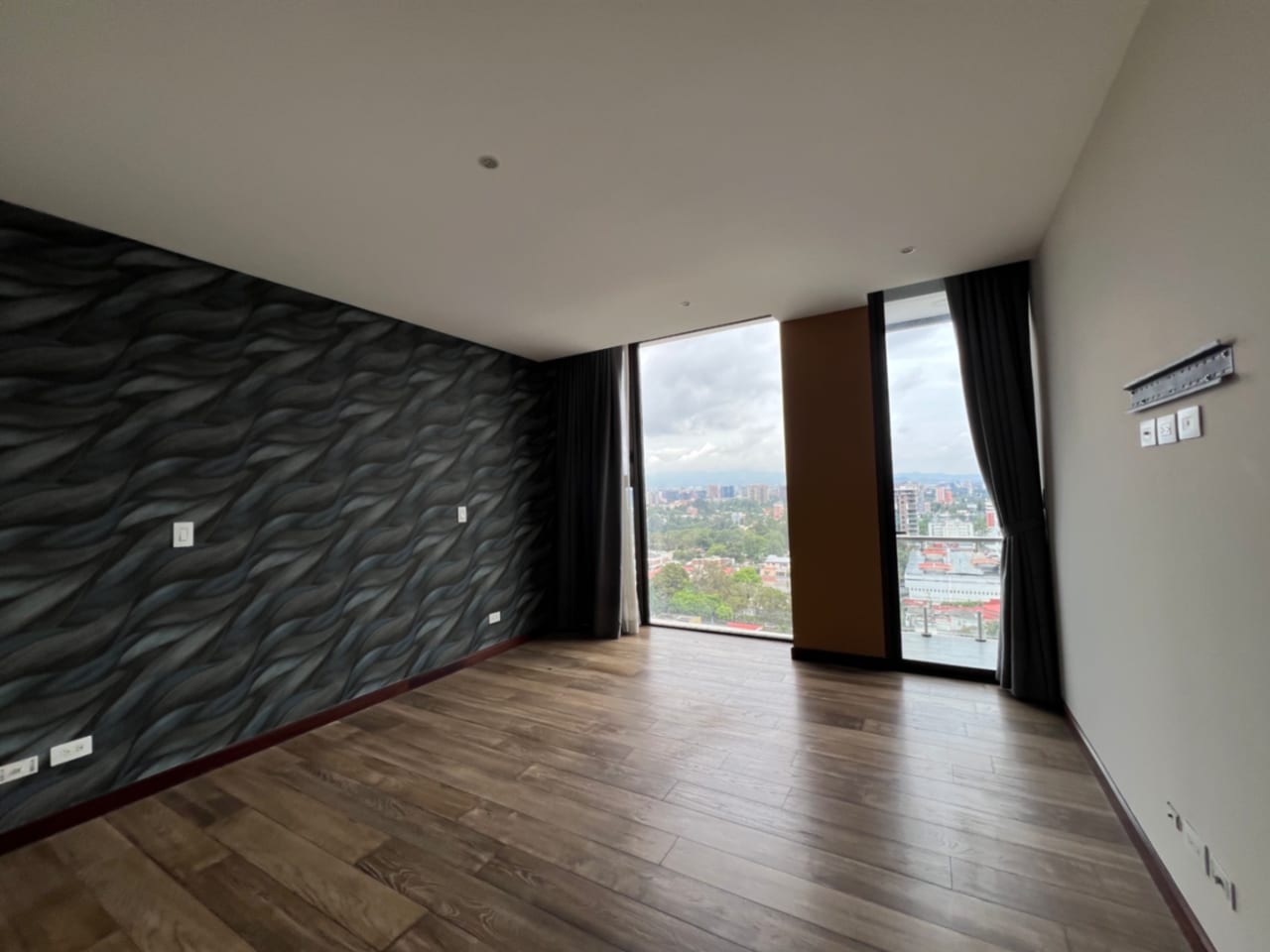 APARTAMENTO RENTA ZONA 15 VH 2, ESIFICIO VHISTA, 2 DORMITORIOS CADA UNO CON BAÑO 131 MTS2 CON VISTS ESPECTACULAR $1,700 — Apartamento en Alquiler en Vista Hermosa II, Zona 15, Guatemala, Ciudad — foto 3 de 10