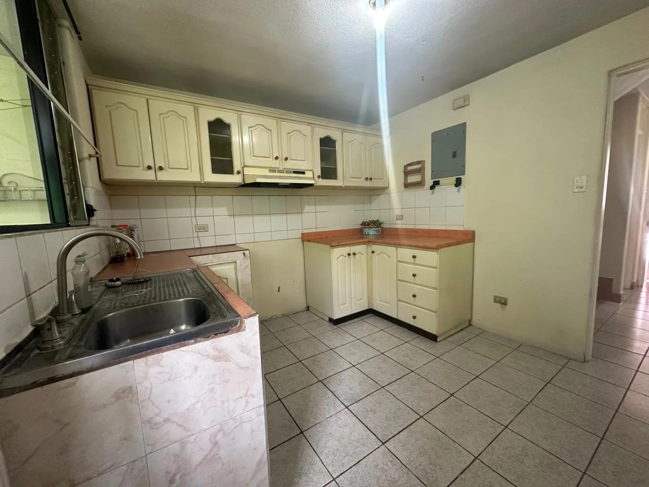 Casa en Venta Km. 10.5 Carretera al Atlántico, Condominio Casa Grande — Casa en Venta en Carretera al Atlántico, Guatemala, Ciudad — foto 2 de 12