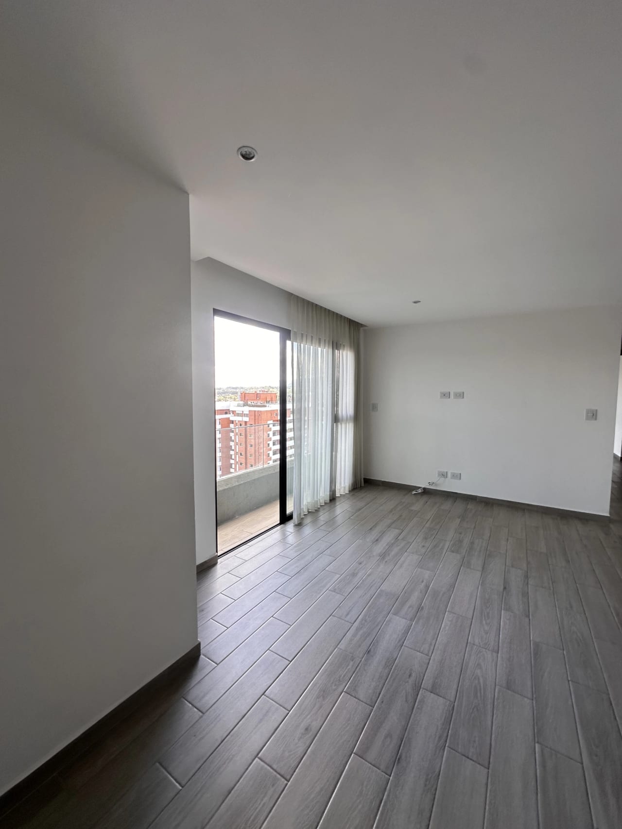 invierta en apartamento de 3 habitaciones zona 10 — Apartamento en Venta en Parque 10, Zona 10, Guatemala, Ciudad — foto 4 de 17