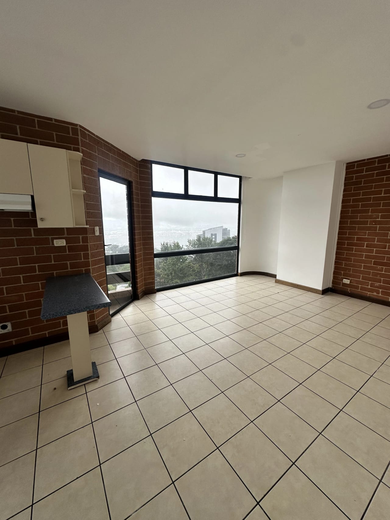 SALA — apartamento por solo $125,000 — Apartamento en Venta en Monte bello, Carretera a El Salvador, Guatemala, Ciudad — foto 6 de 8