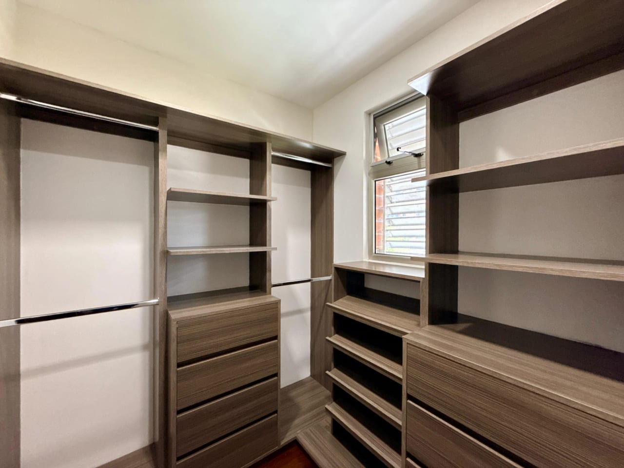 Alquilo apartamento en Santa Sofia zona 10 — Apartamento en Alquiler en Zona 10, Guatemala, Ciudad — foto 13 de 17