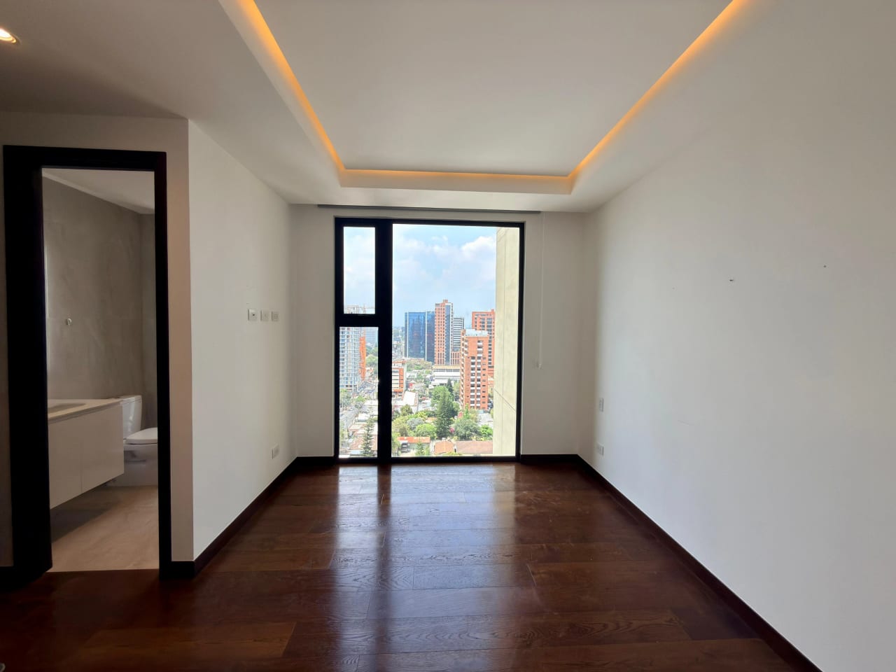 Alquilo apartamento en Vasanta zona 10 — Apartamento en Alquiler en Zona 10, Guatemala, Ciudad — foto 5 de 17