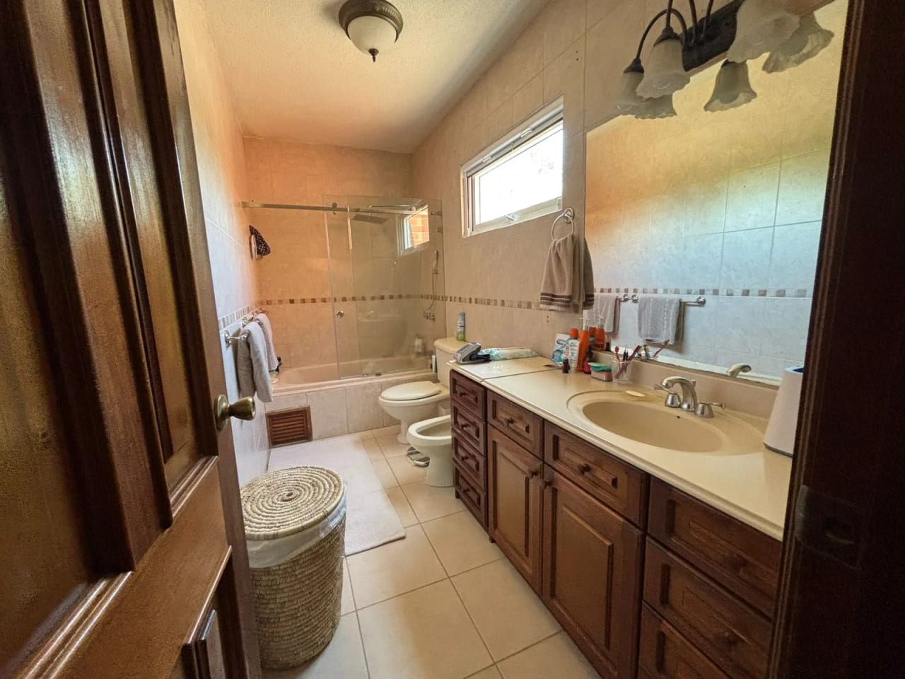 Vendo casa en Colinas de Castel km 20 carrtera a Fraijanes — Casa en Venta en Carretera a El Salvador, Guatemala, Ciudad — foto 2 de 17