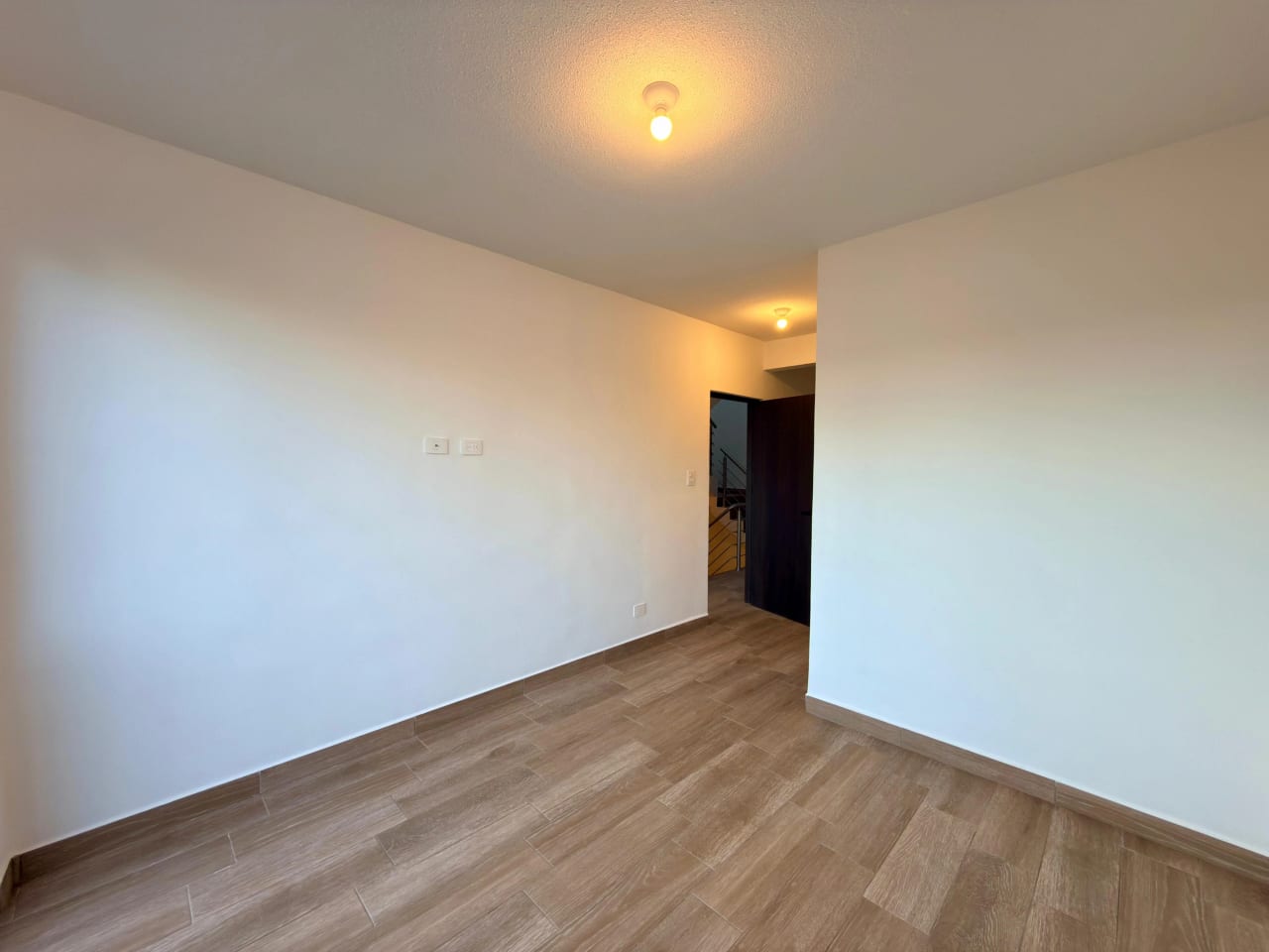 Vendo casa en condominio Laureles zona 16 — Casa en Venta en Zona 16, Guatemala, Ciudad — foto 12 de 16