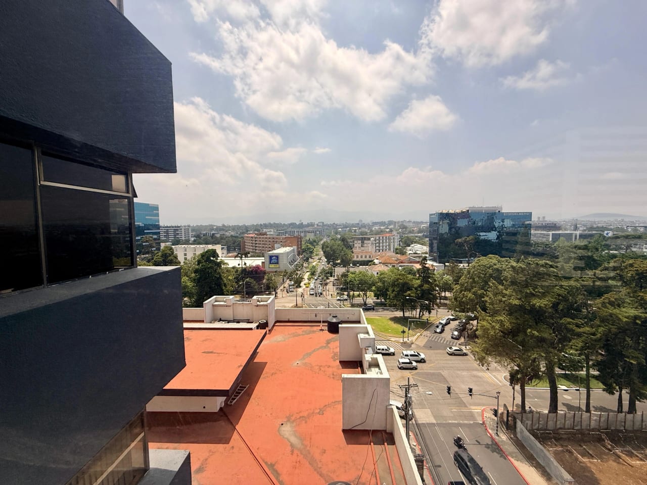 Vendo oficina en Reforma Montufar zona 10 — Oficina en Venta en Zona 10, Guatemala, Ciudad — foto 1 de 7