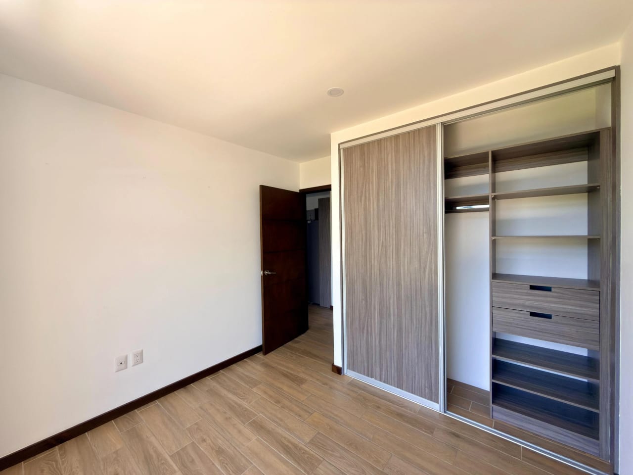 Vendo apartamento en O2 Carretera Salvador — Apartamento en Venta en Carretera a El Salvador, Guatemala, Ciudad — foto 4 de 17