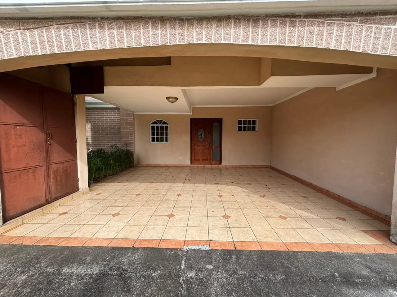 Alquilo casa en Santa Anita Carretera Salvador — Casa en Alquiler en Carretera a El Salvador, Guatemala, Ciudad — foto 1 de 17
