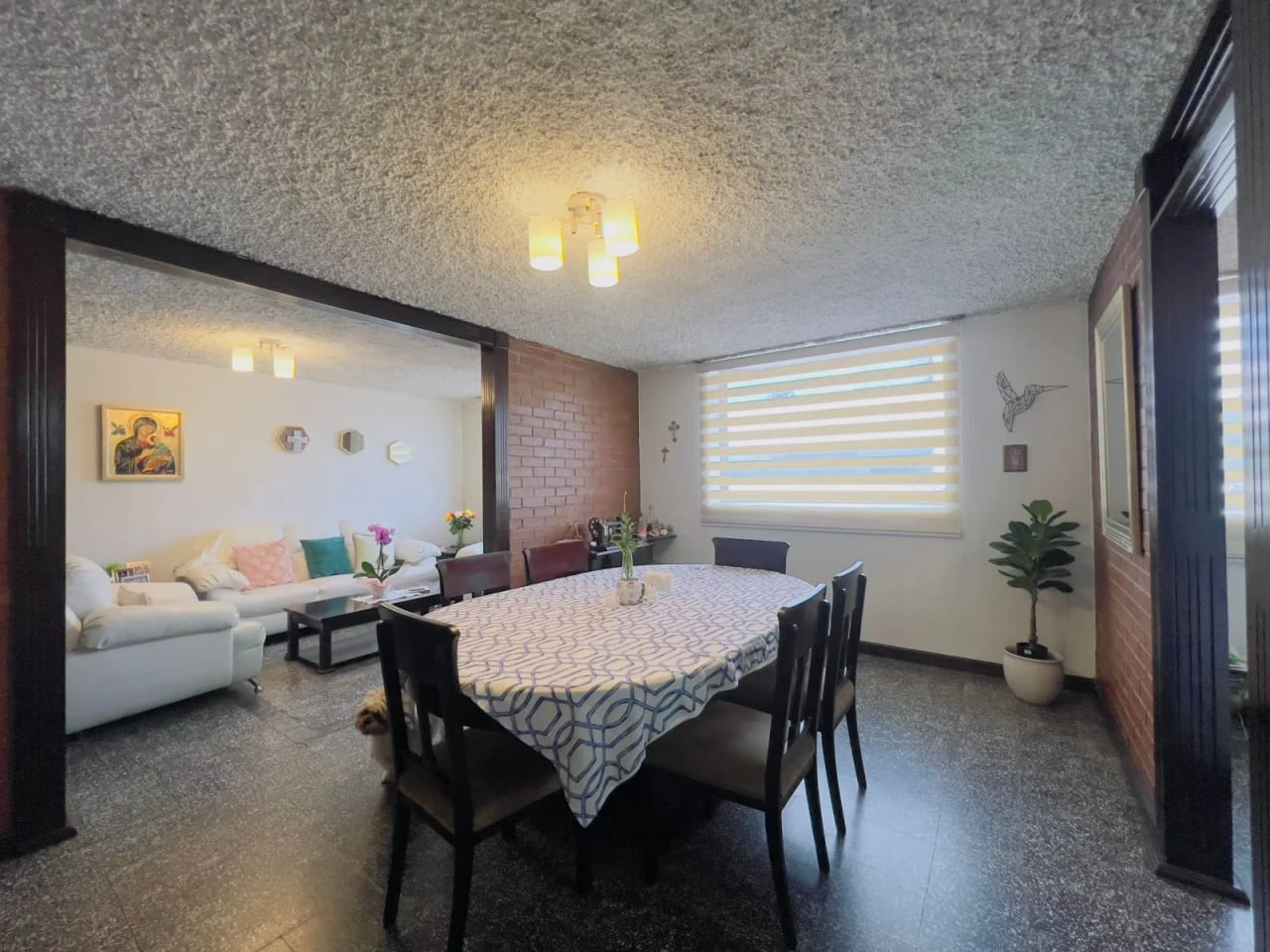 Vendo casa dentro de garita en Santa Rita 2 — Casa en Venta en Zona 2 Mixco, Guatemala, Ciudad — foto 3 de 16