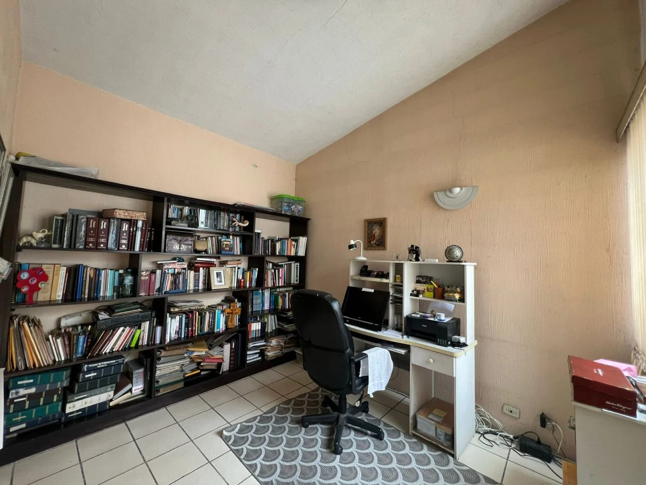 Vendo casa dentro de garita en Santa Rita 2 — Casa en Venta en Zona 2 Mixco, Guatemala, Ciudad — foto 11 de 16
