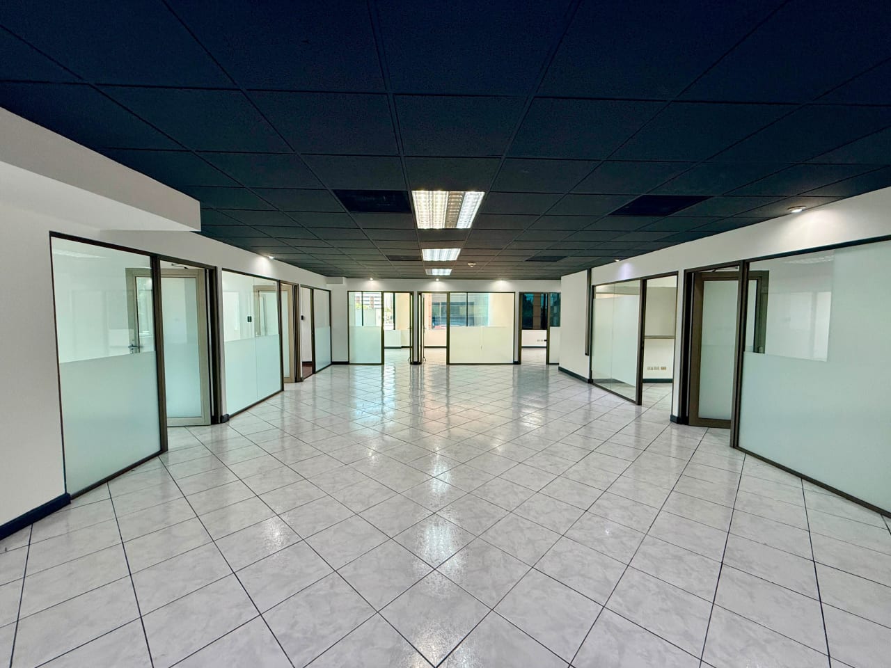 Vendo oficina en Europlaza zona 14 — Oficina en Venta en Zona 14, Guatemala, Ciudad — foto 3 de 13