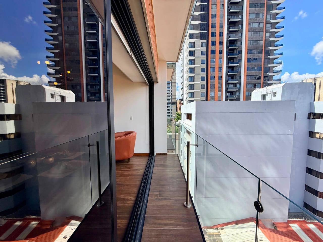 Vendo apartamento en Casa Clara zona 10 — Apartamento en Venta en Zona 10, Guatemala, Ciudad — foto 4 de 16
