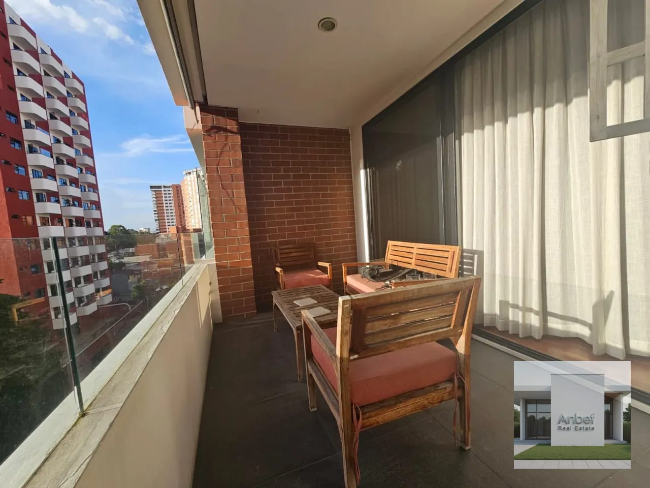 Alquiler Apartamento 3 Dormitorios Zona 14 — Apartamento en Alquiler en Lantana, Zona 14, Guatemala, Ciudad — foto 1 de 10
