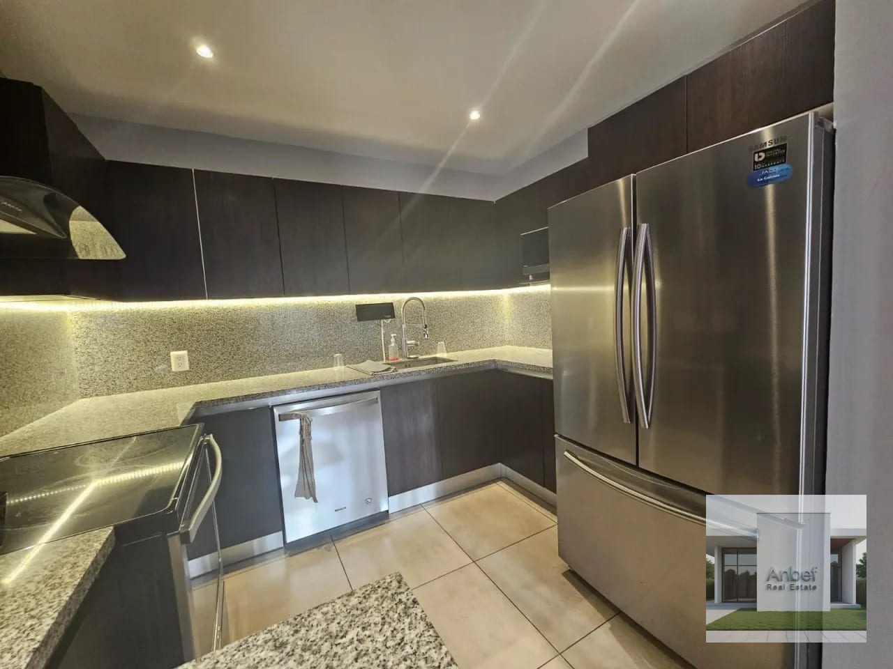 Alquiler Apartamento 3 Dormitorios Zona 14 — Apartamento en Alquiler en Lantana, Zona 14, Guatemala, Ciudad — foto 2 de 10