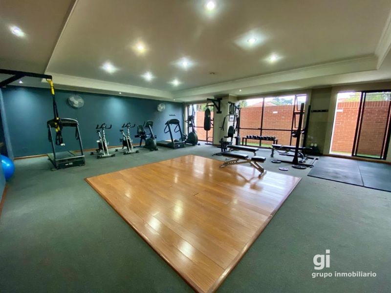 Apartamento en alquiler zona 10, 2 dormitorios + cuarto de servicio - 1