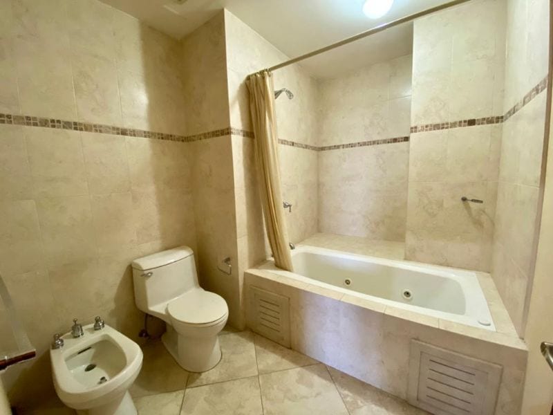 Apartamento en alquiler zona 10, 2 dormitorios + cuarto de servicio — Apartamento en Alquiler en Zona 10, Guatemala, Ciudad — foto 5 de 10