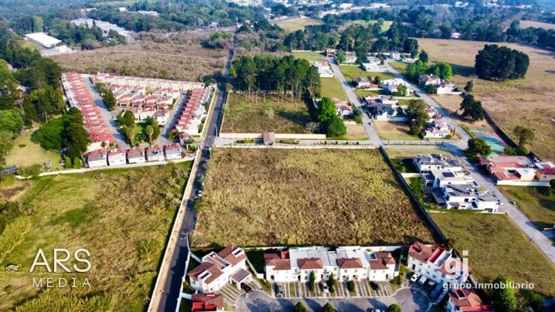 Terreno con potencial de desarrollo por Colegio Village - 2