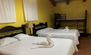 Hotel en venta con acceso al Lago  — Casa en Venta en Tzununa, Sololá — miniatura 6 de 8