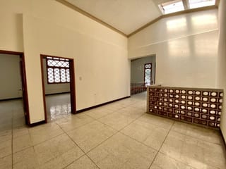 ZONA 11, Casa grande de esquina en alquiler en Mariscal — Casa en Alquiler en Zona 11, Guatemala, Ciudad — miniatura 8 de 9