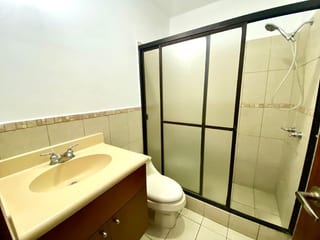 Apartamento en alquiler de 3 hab. en Oakland, Z.10 — Apartamento en Alquiler en Zona 10, Guatemala, Ciudad — miniatura 4 de 14