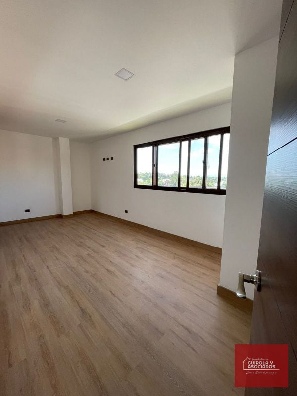 Casas Nuevas en Venta en Zona 15, la Isla 007CVZ15D — Casa en Venta en Zona 15, Guatemala, Ciudad — foto 10 de 16