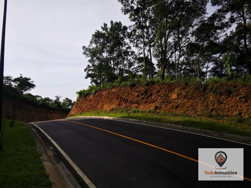 Terreno en Venta en El Pulté Golf - 2