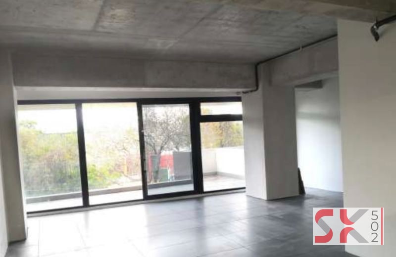 OFICINA CON BALCÓN EN EDIFICIO ASCEND, ZONA 9 - 14