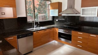APARTAMENTO CON JARDIN DE DOS NIVELES EN ZONA 15 EN VENTA — Apartamento en Venta en Verdino, Zona 15, Guatemala, Ciudad — miniatura 9 de 14