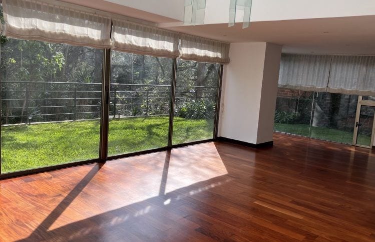APARTAMENTO CON JARDIN DE DOS NIVELES EN ZONA 15 EN VENTA — Apartamento en Venta en Verdino, Zona 15, Guatemala, Ciudad — foto 12 de 14