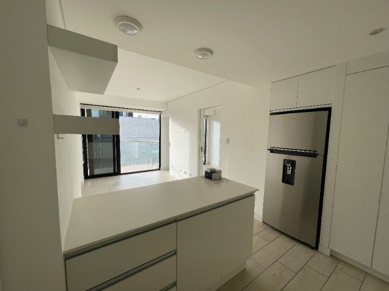 MODERNO APARTAMENTO CON BALCÓN EN VENTA, EDIFICIO QUO — Apartamento en Venta en Zona 4, Guatemala, Ciudad — foto 7 de 14