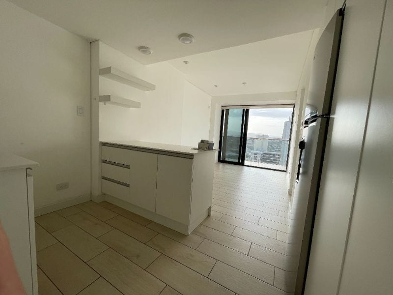 MODERNO APARTAMENTO CON BALCÓN EN VENTA, EDIFICIO QUO — Apartamento en Venta en Zona 4, Guatemala, Ciudad — foto 6 de 14