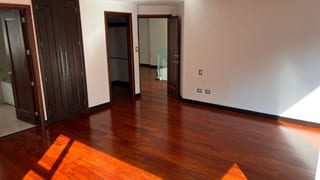 VERDINO APARTAMENTO DE 2 NIVELES EN VENTA ZONA 15 VISTA HERMOSA I  — Apartamento en Venta en Verdino, Zona 15, Guatemala, Ciudad — miniatura 4 de 11