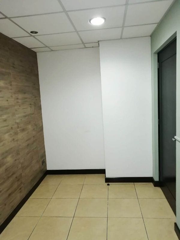 Oficina 76 m2 en renta, zona 10 Torino — Oficina en Alquiler en Zona 10, Guatemala, Ciudad — foto 4 de 15