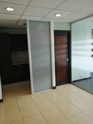 Oficina 76 m2 en renta, zona 10 Torino — Oficina en Alquiler en Zona 10, Guatemala, Ciudad — miniatura 7 de 15