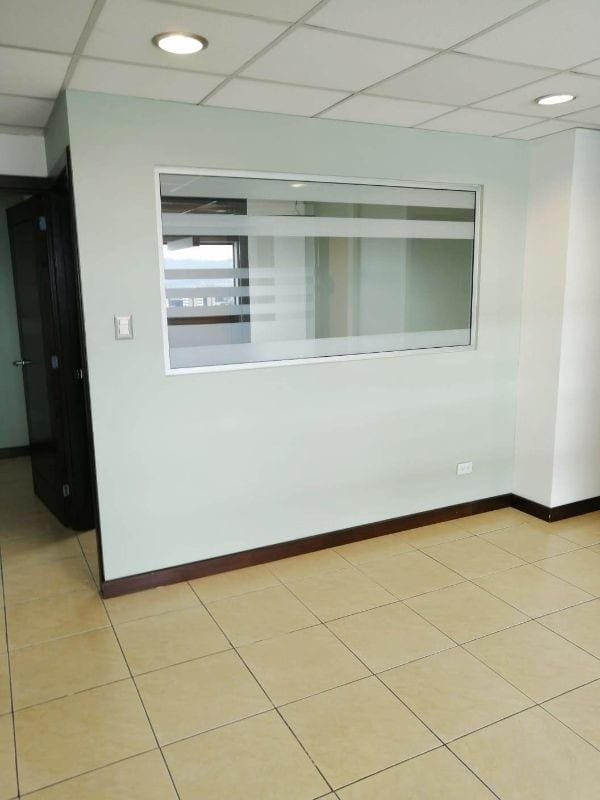 Oficina 76 m2 en renta, zona 10 Torino — Oficina en Alquiler en Zona 10, Guatemala, Ciudad — foto 15 de 15
