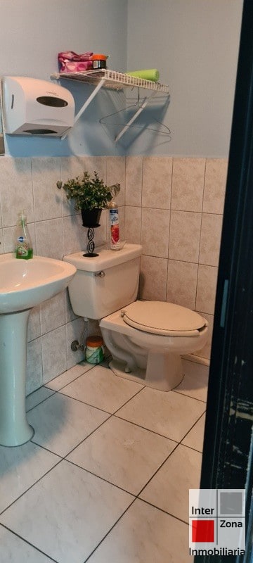 Venta de oficina sobre Avenida Las Américas, Zona 9 - 3