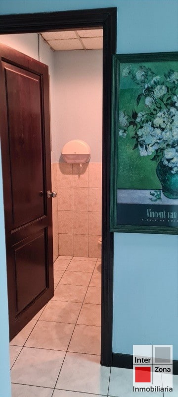 Venta de oficina sobre Avenida Las Américas, Zona 9 - 6