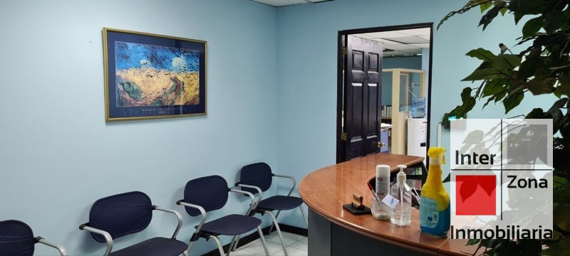 Venta de oficina sobre Avenida Las Américas, Zona 9 - 5