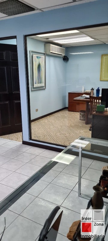 Venta de oficina sobre Avenida Las Américas, Zona 9 - 10